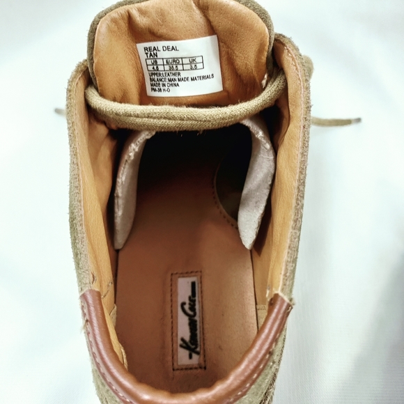 Kenneth Cole New York Real Deal Tan Suede Kids Chukka Boot Size 4.5 - Picture 6 of 8
